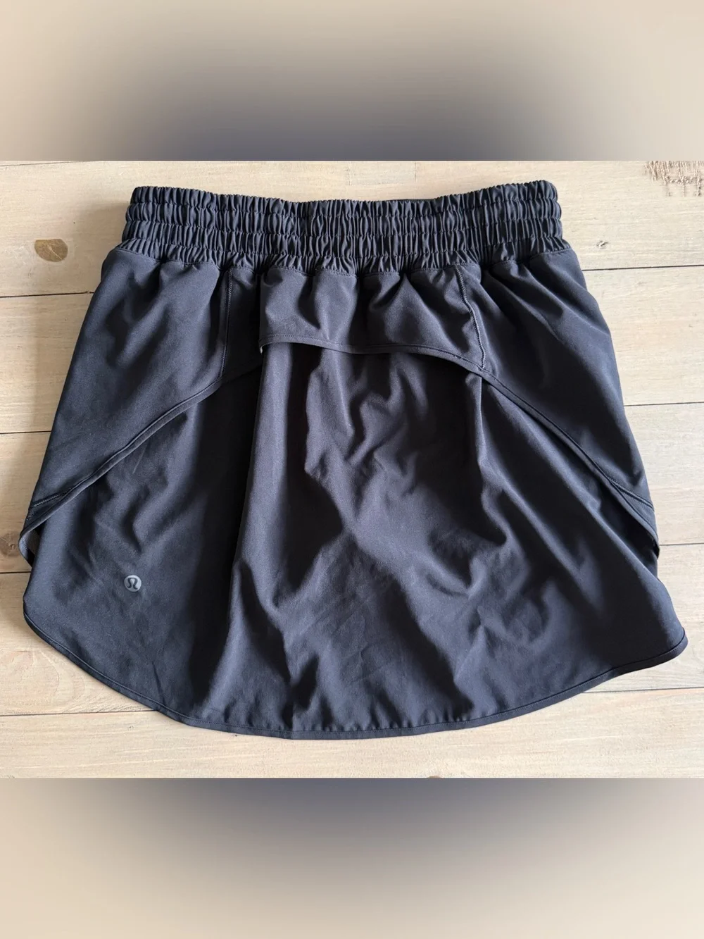 Lululemon Hotty Hot Black High-Rise Skirt Size 6